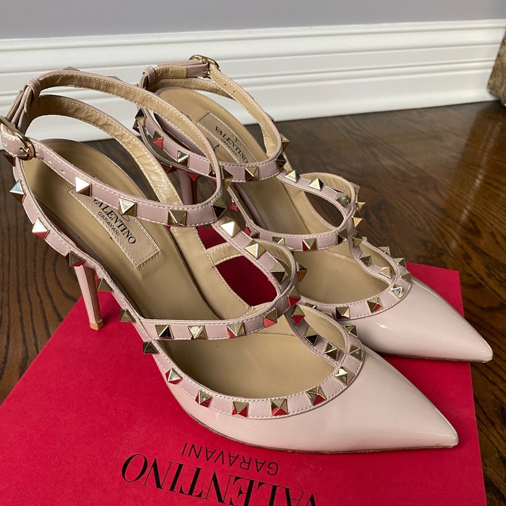 🤎 Rockstud Pumps in Poudre